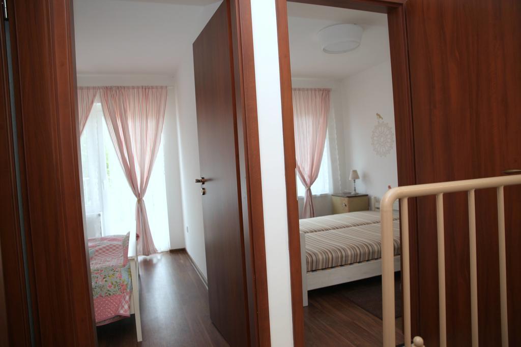 Villa Rozmaring Pihenohaz à Velence Extérieur photo